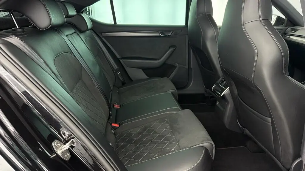 Comfort Class full rear seating for three passengers