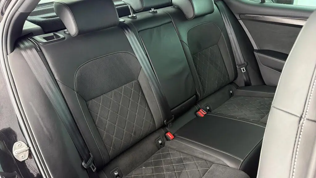 Comfort class rear seats