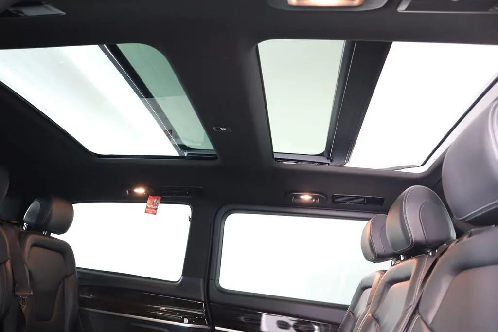 Mercedes V-Class Executive MPV panoramic roof